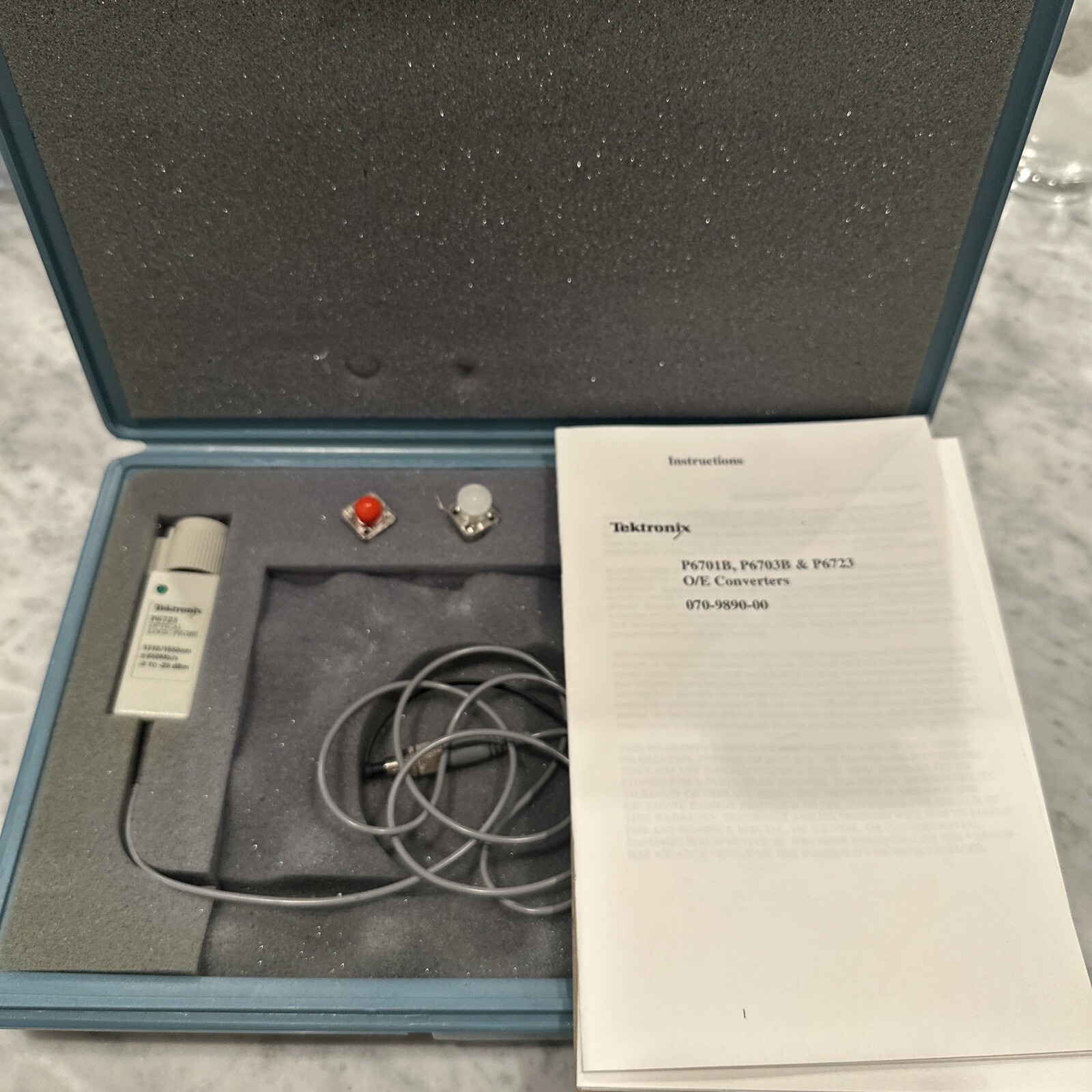 New TEKTRONIX  P6723 O/E Converters W/manuals