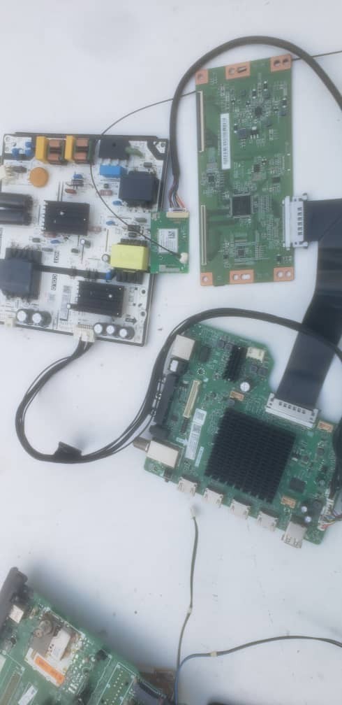 ONN Roku 100012585 repair kit MAIN,POWER AND TCON BOARD See Picctures