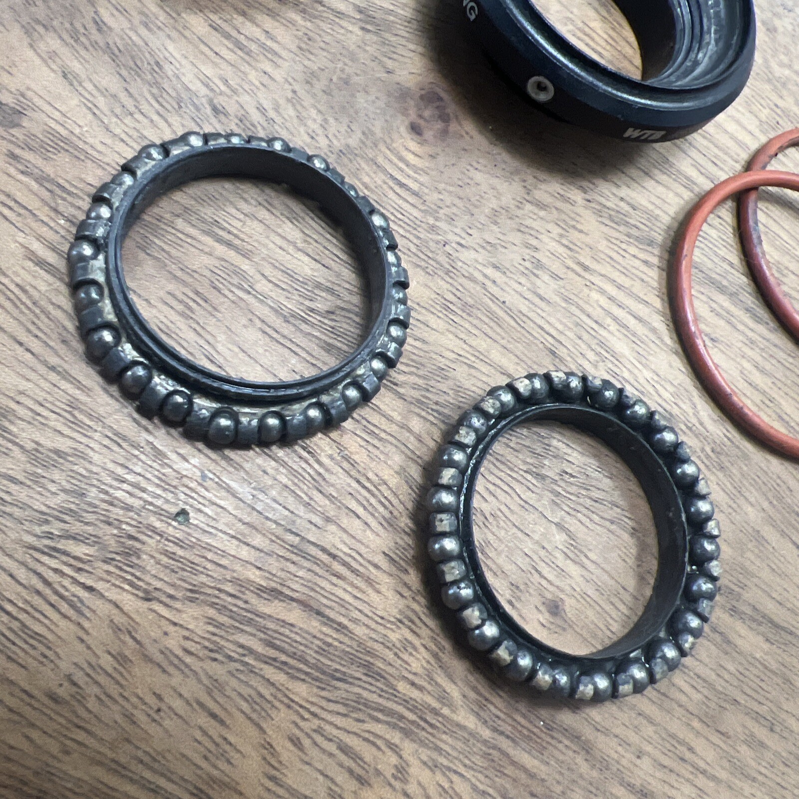WTB Grease Guard Headset 1 1/8" Wilderness Trail Bikes Black Threadless