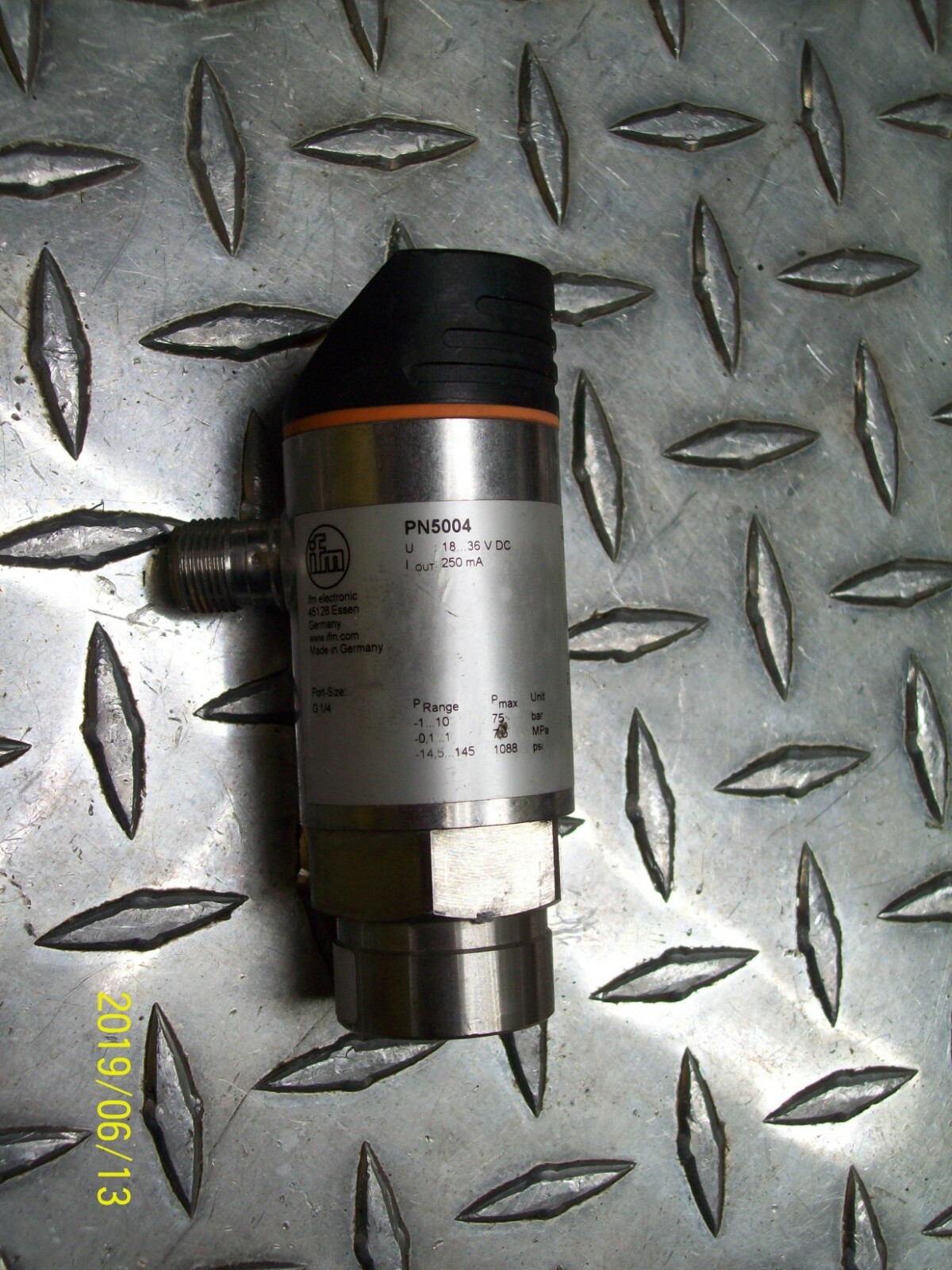 IFM EFECTOR PN5004 PRESSURE SENSOR - FREE SHIPPING