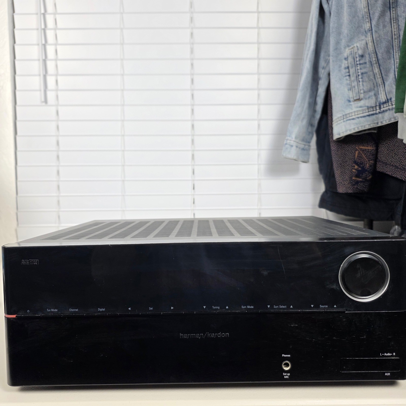 Harman Kardon AVR 1700 Receiver 5.1 Ch Black Networked HDMI AirPlay 100W