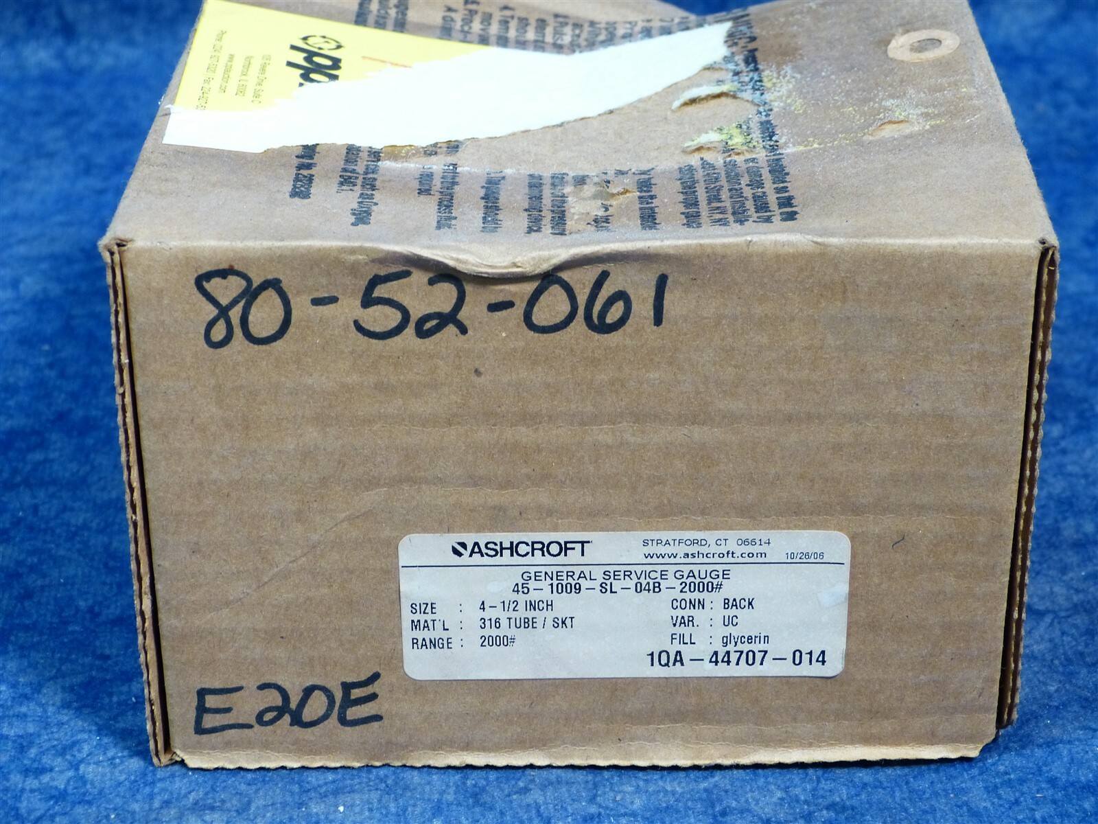 Ashcroft 45-1009-SL-04B-2000# Liquid filled pressure gauge 0-2000psi (G22)