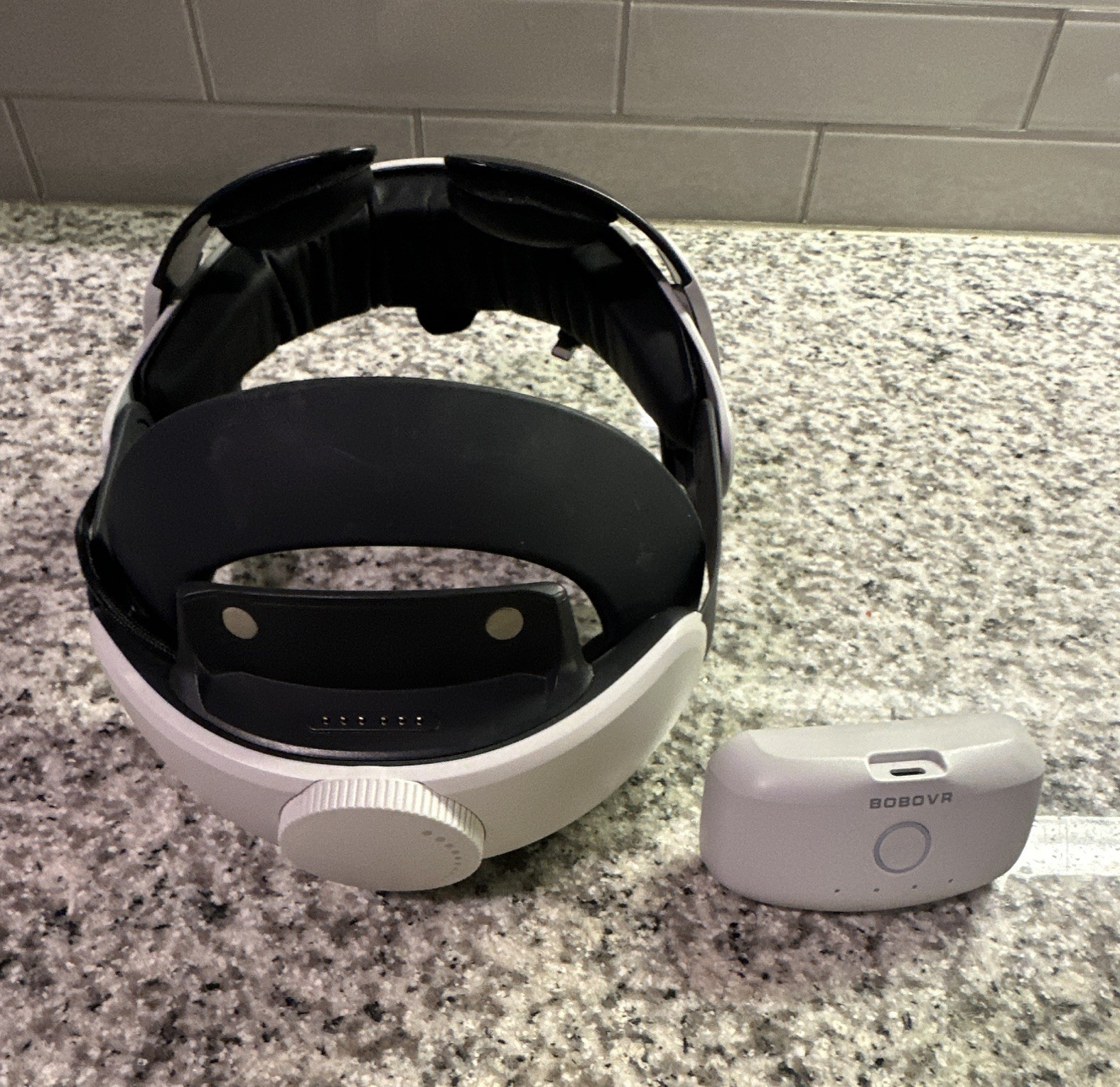 BOBOVR VR Head Strap w/ Battery Pack for Headset - White/Black