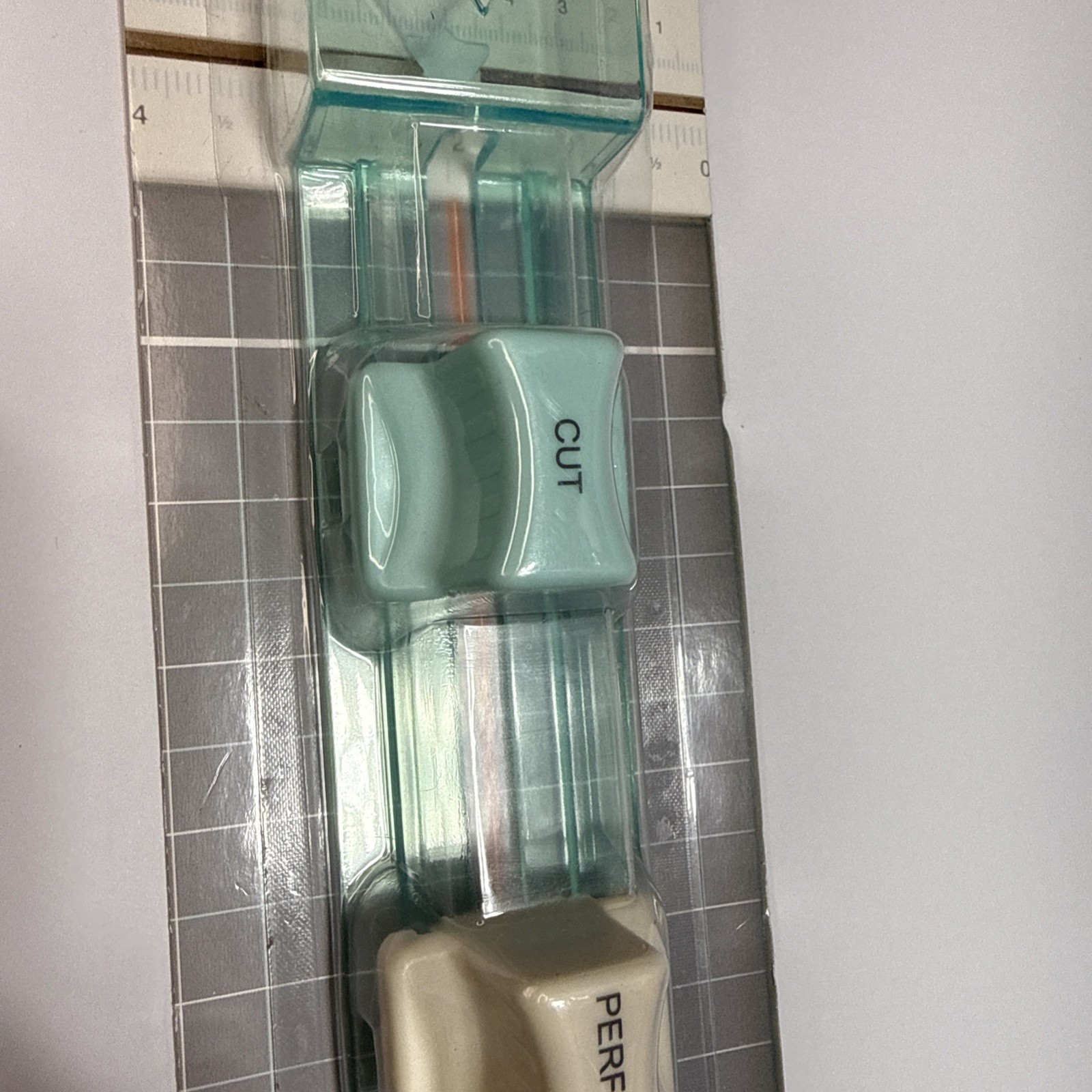 We R Memory Keepers Laser Square Trimmer Guide & Blades 660509 by American Craft