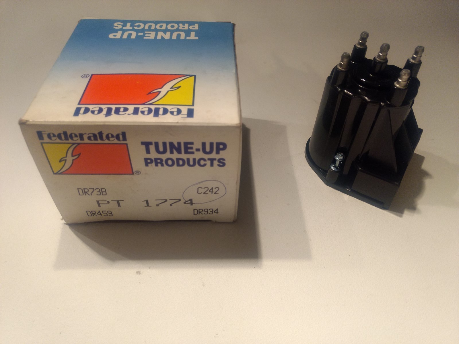 Federated Chevrolet GMC Oldsmobile Pontiac Distributor Cap Part # PT1774