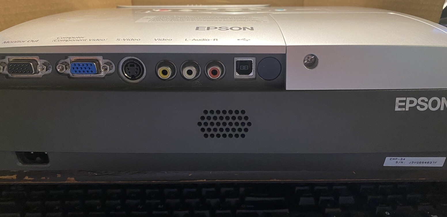 Epson PowerLite S4 Projector LCD Portable Projector Needs Lamp And Filter