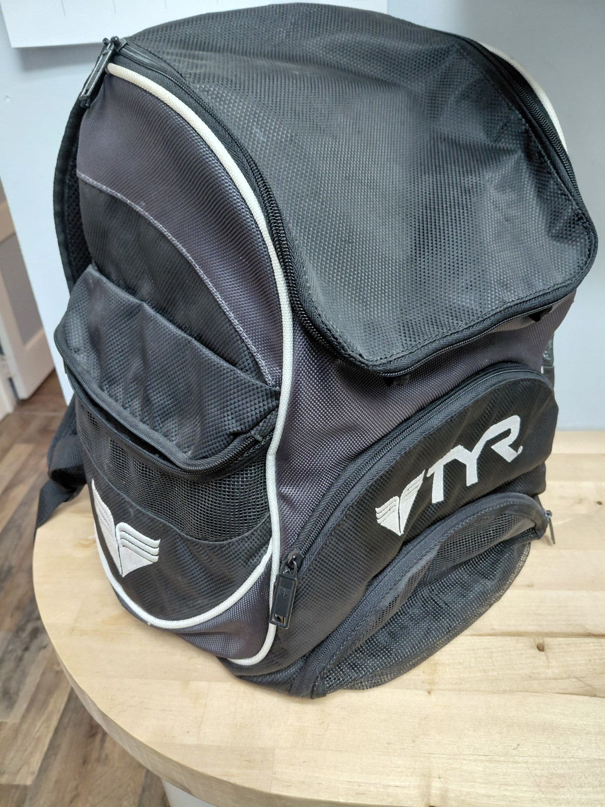 TYR Alliance Team 45L Swimming Triathlon Bag Backpack RRP £65 White/Red