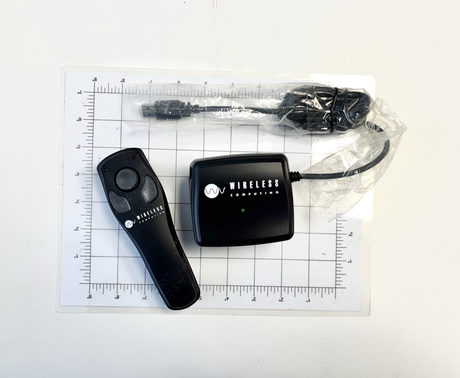 Wireless Computing Lot of 2 Compact Receiver RF-015, Presentation Remote RF-100