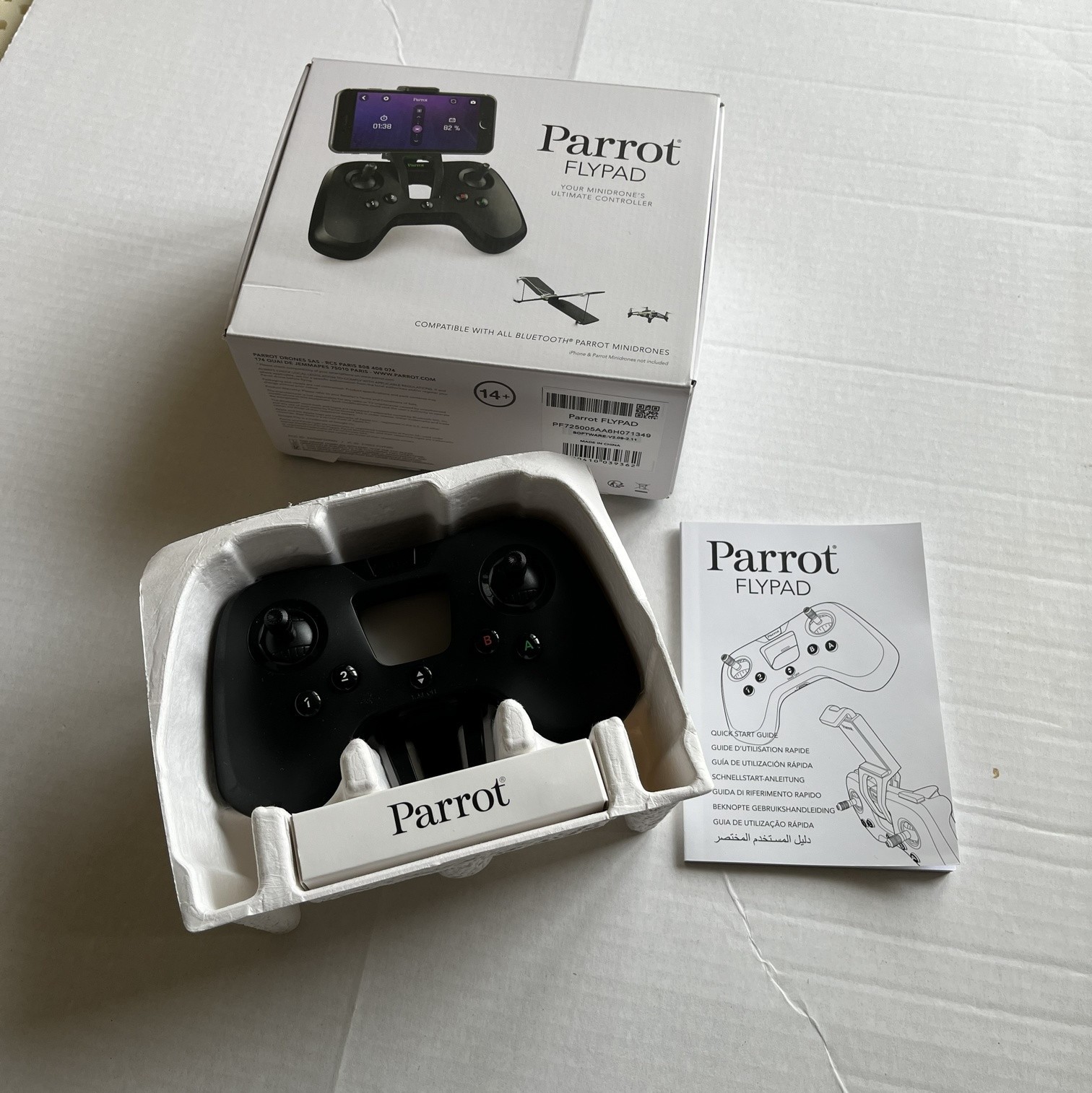 Parrot Swing Mini Drone (Vertical Landing Plane) with Controller Bundle