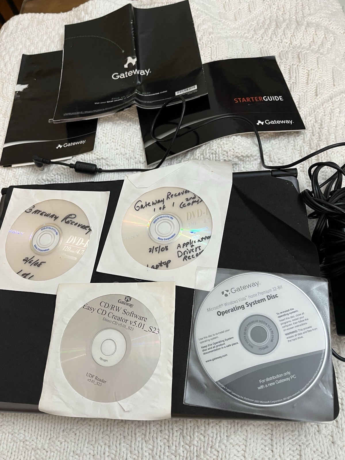 Gateway Laptop Vista Booklets, Original Operating Disc , Cord, Charger