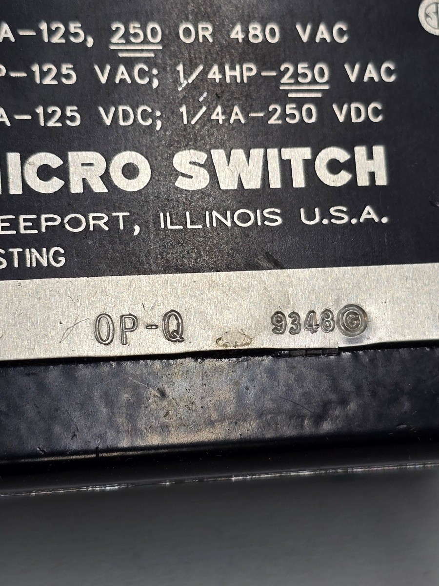 Micro Switch OP-Q 9348 Splash Proof Microswitch with Plunger Actuator