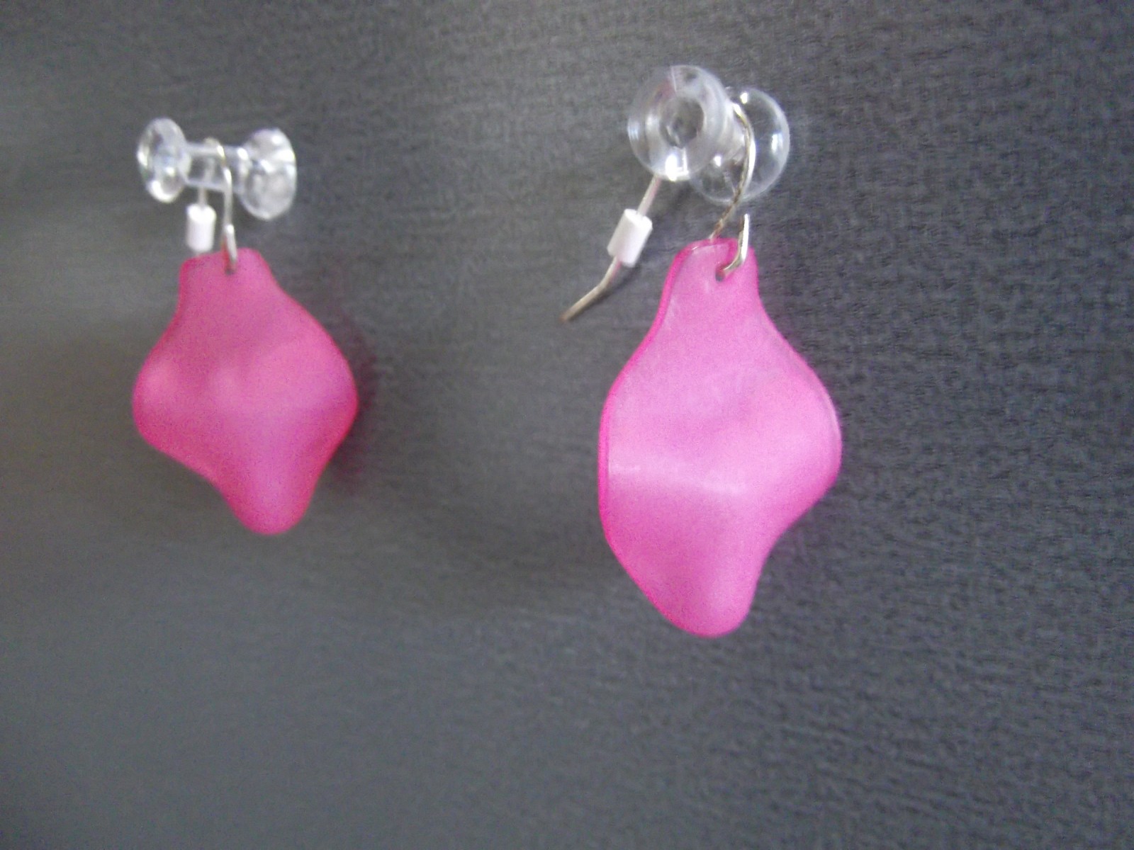 1 Pair Old Dangle Pink Rose Leaf Looking Plastic 1"in Earrings