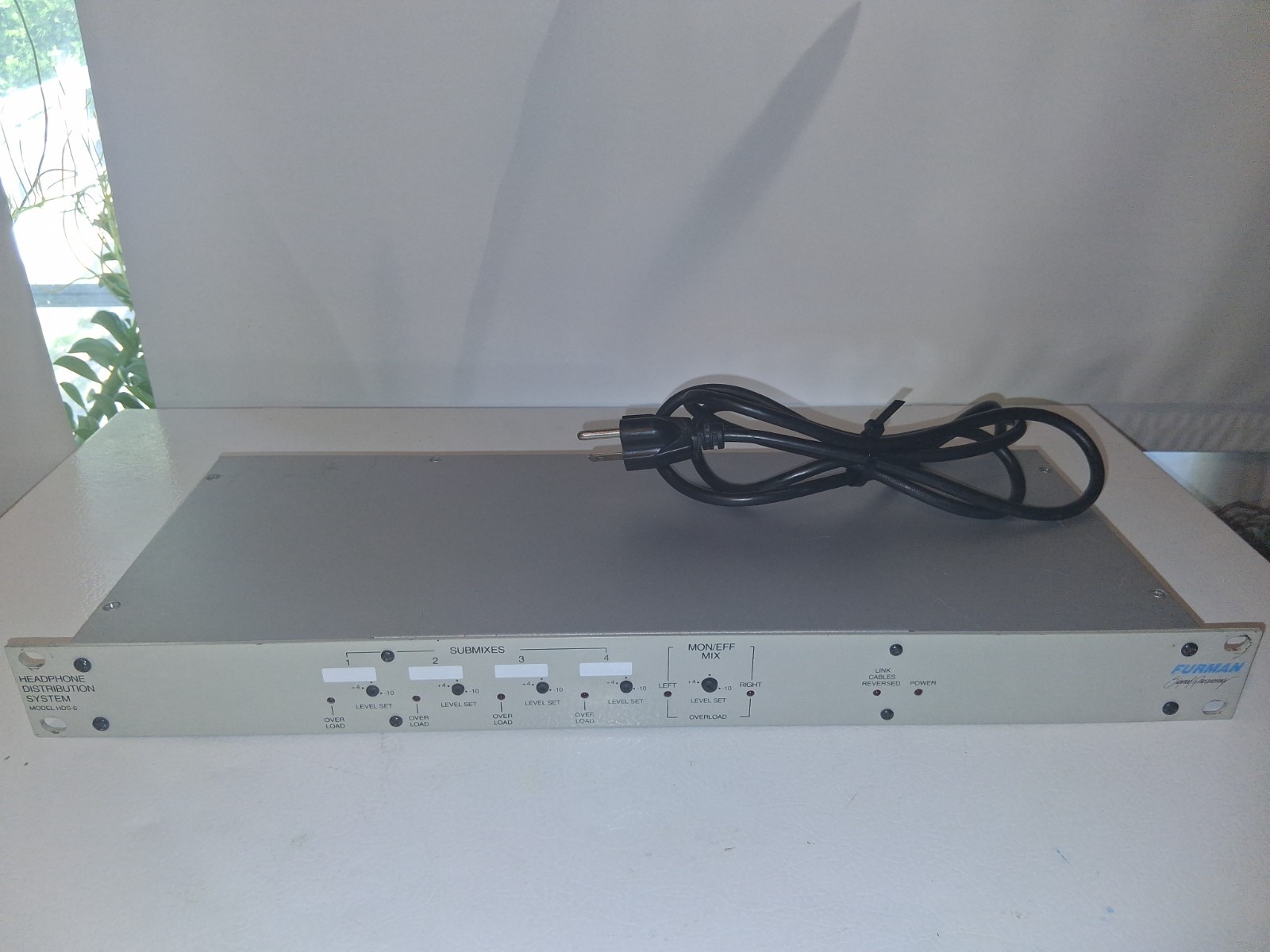 FURMAN SIGNAL PROCESSING HEADPHONE DISTRIBUTION SYSTEM MODEL HDS-6, WORKS FINE!