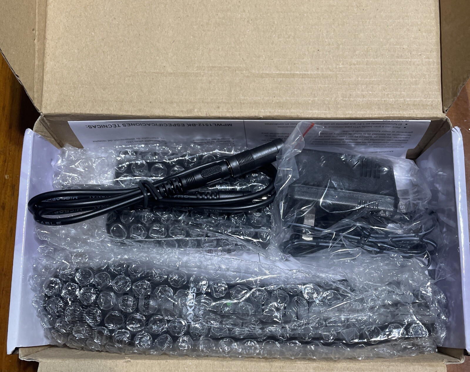 MPWL1512 Handheld 150 Foot Long Range Wireless Microphone with 1 Microphone. “S”