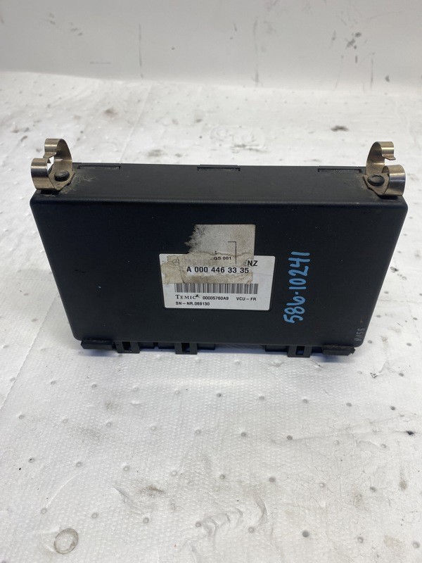 2005 Common Powertrain Control Module A0004463335 for Sterling A9500 (586-10241)