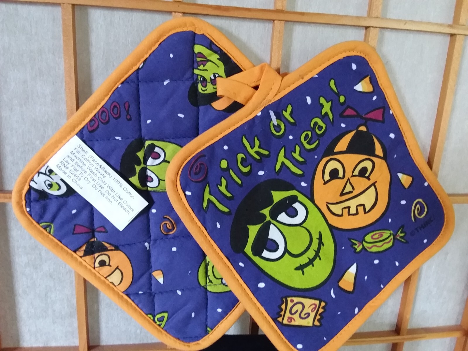 HALLOWEEN Themed POT HOLDERS UNUSED 2 in SET 7" x 7" Trick or Treat by THINC!