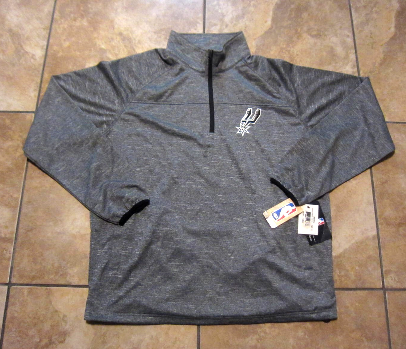 San Antonio Spurs NBA Basketball Fan Apparel G-III Men's XL Pullover Gray Jacket
