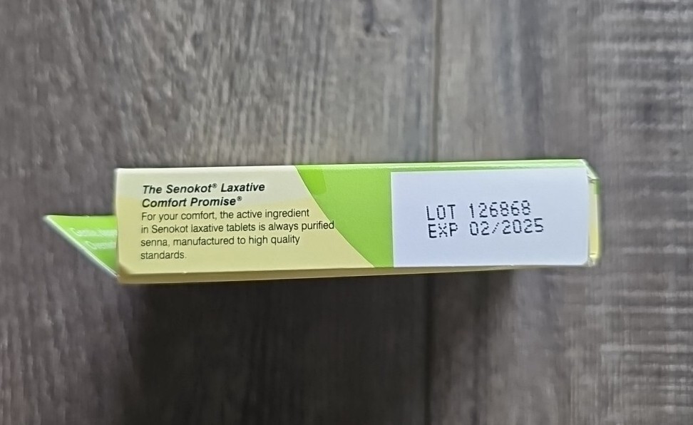 SENOKOT REGULAR STRENGTH NATURAL VEGETABLE LAXATIVE 20 TABLETS EXP 2/25