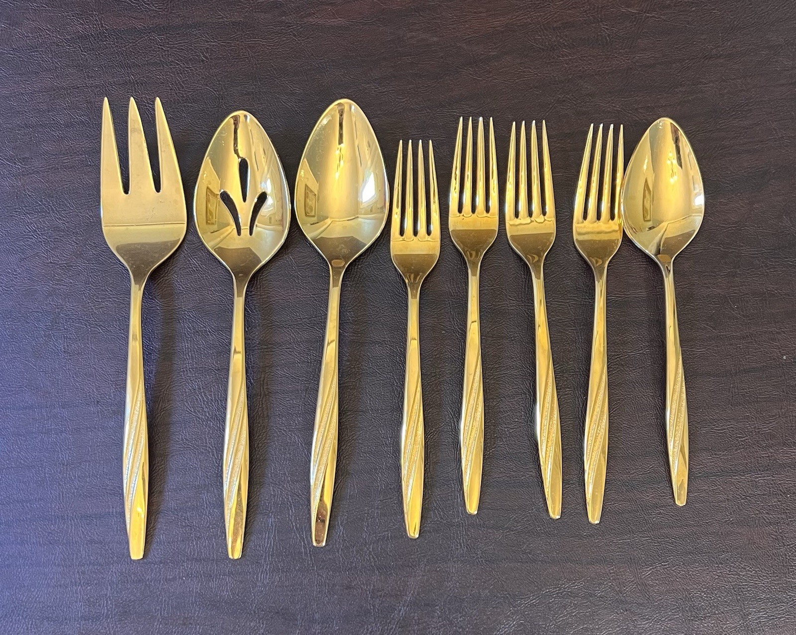 8 International AMERICAN FLAIR Stainless Dinner Forks Spoon USA IS
