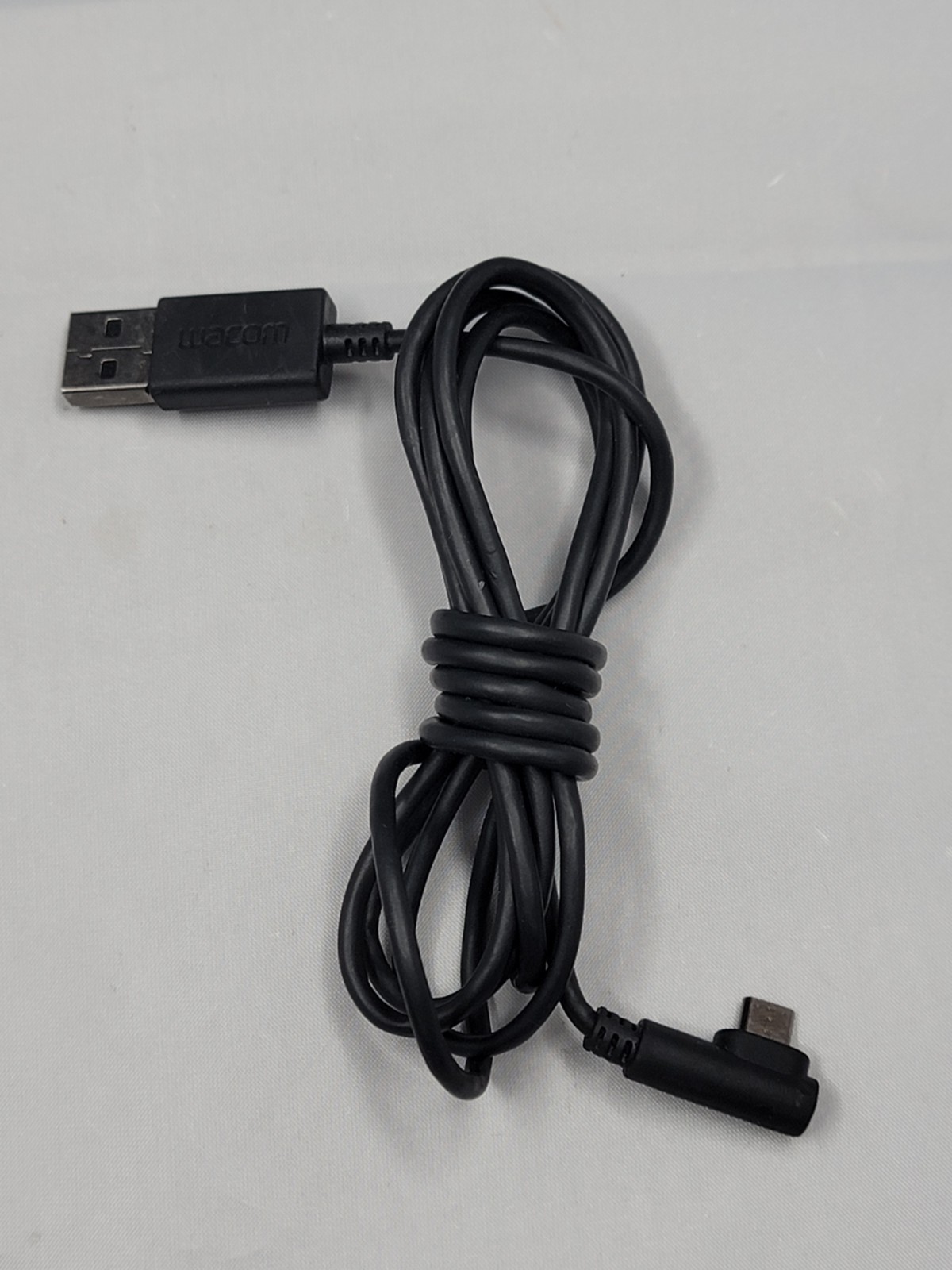 Wacom CTL4100 Graphics Tablet with Pen, Wired USB Connectivity & Cable