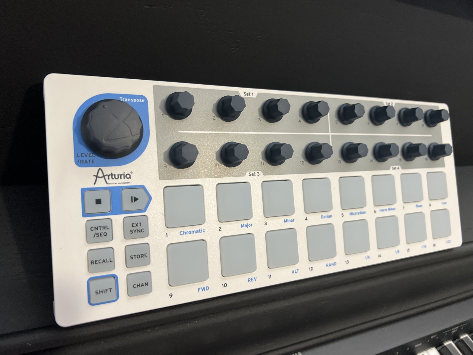 Arturia BeatStep White MIDI Controller Sequencer