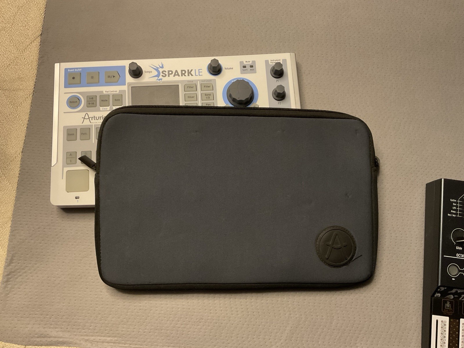 ARTURIA SPARK LE Sequencer Hybrid Drum Machine - Tested