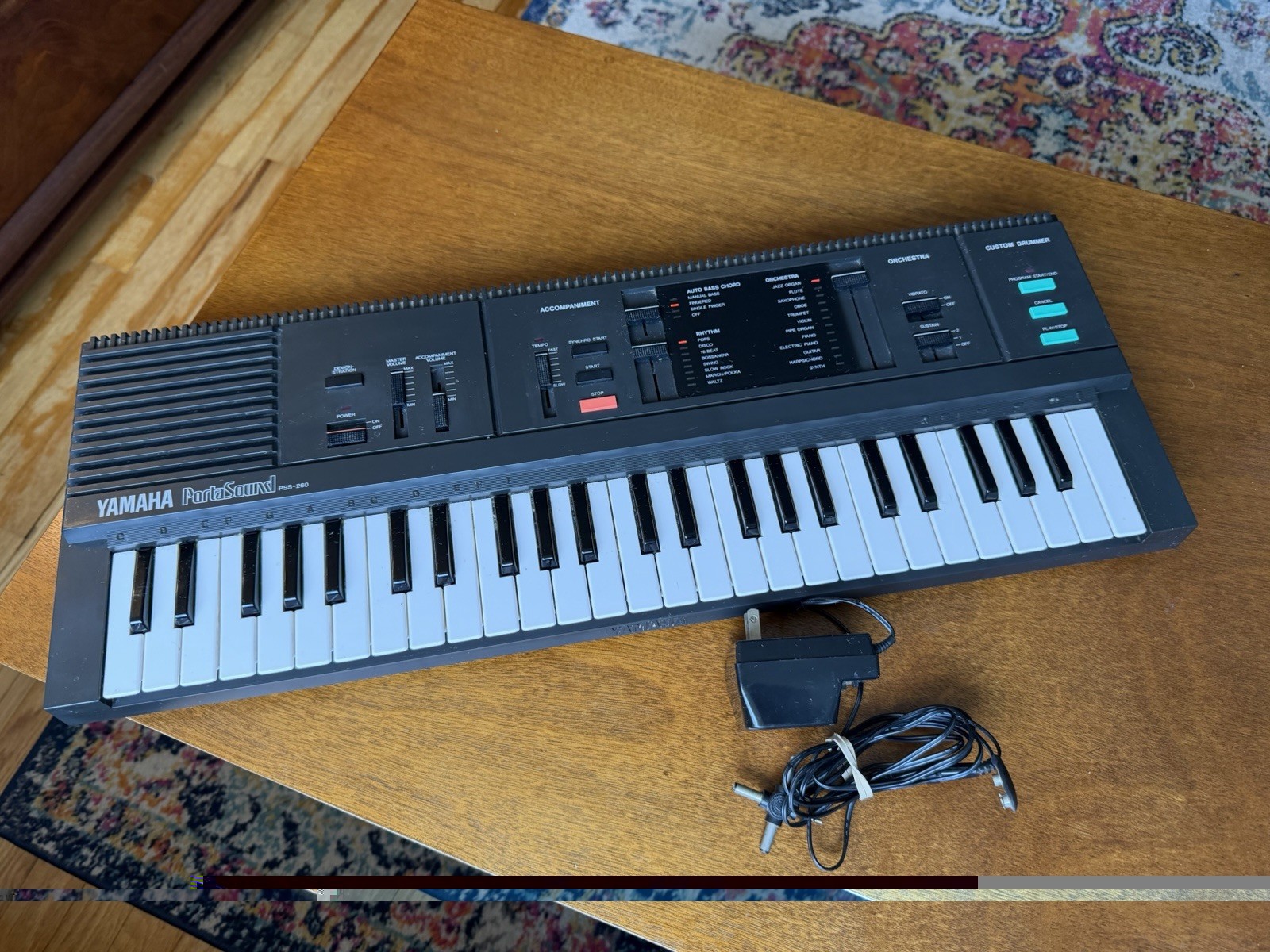WORKING Vintage Yamaha Portasound PSS 260 Mini Keyboard Synthesizer