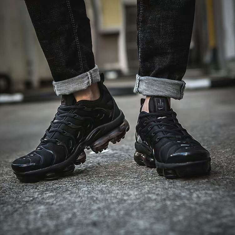 DS New Nike Air Vapormax TN Plus Triple Black comfortable men's shoes