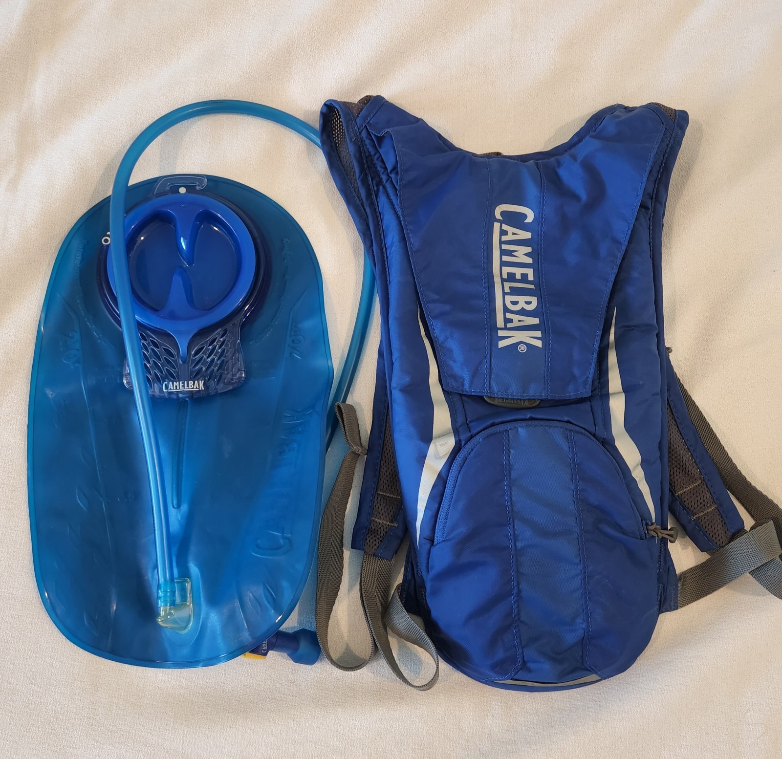 CamelBak Classic Hydration Backpack Blue Reflective Athletic Hiking Biking Pack