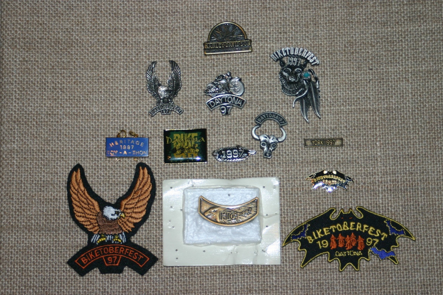 LOT of 14 HARLEY DAVIDSON PATCHES AND PINS  various Dated 1997