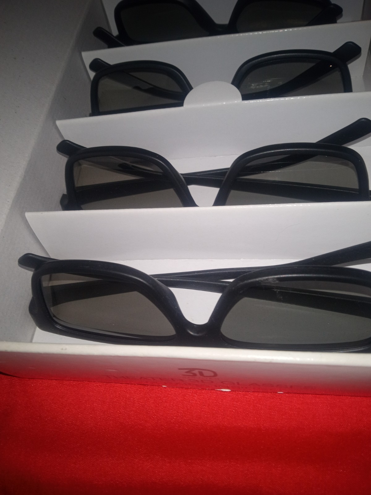 Vizio Theater 3-D Glasses Lot Of 4 All In Good Condition Used Once!