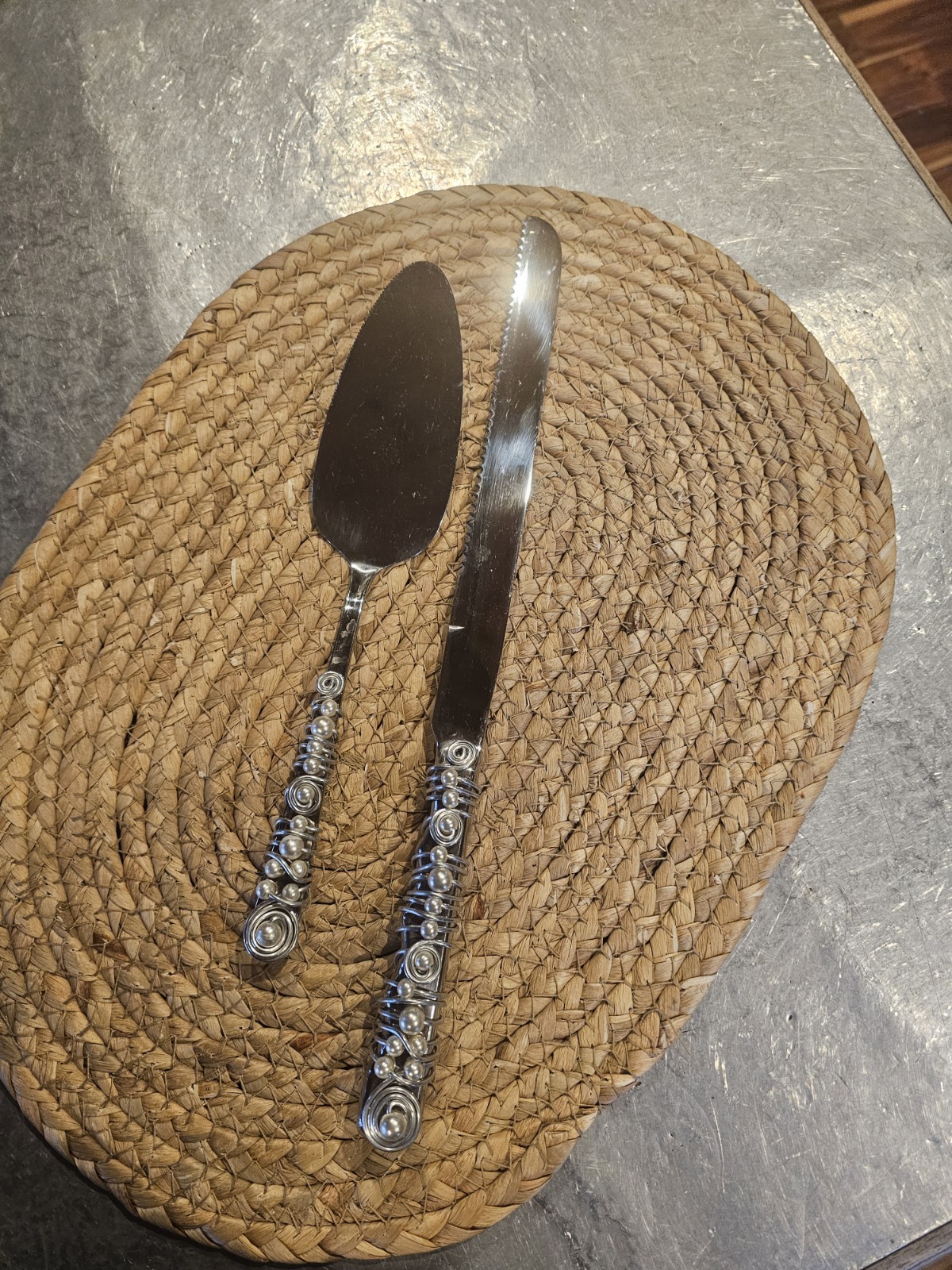 CAKE KNIFE AND SERVER SET  EMBELLISHED