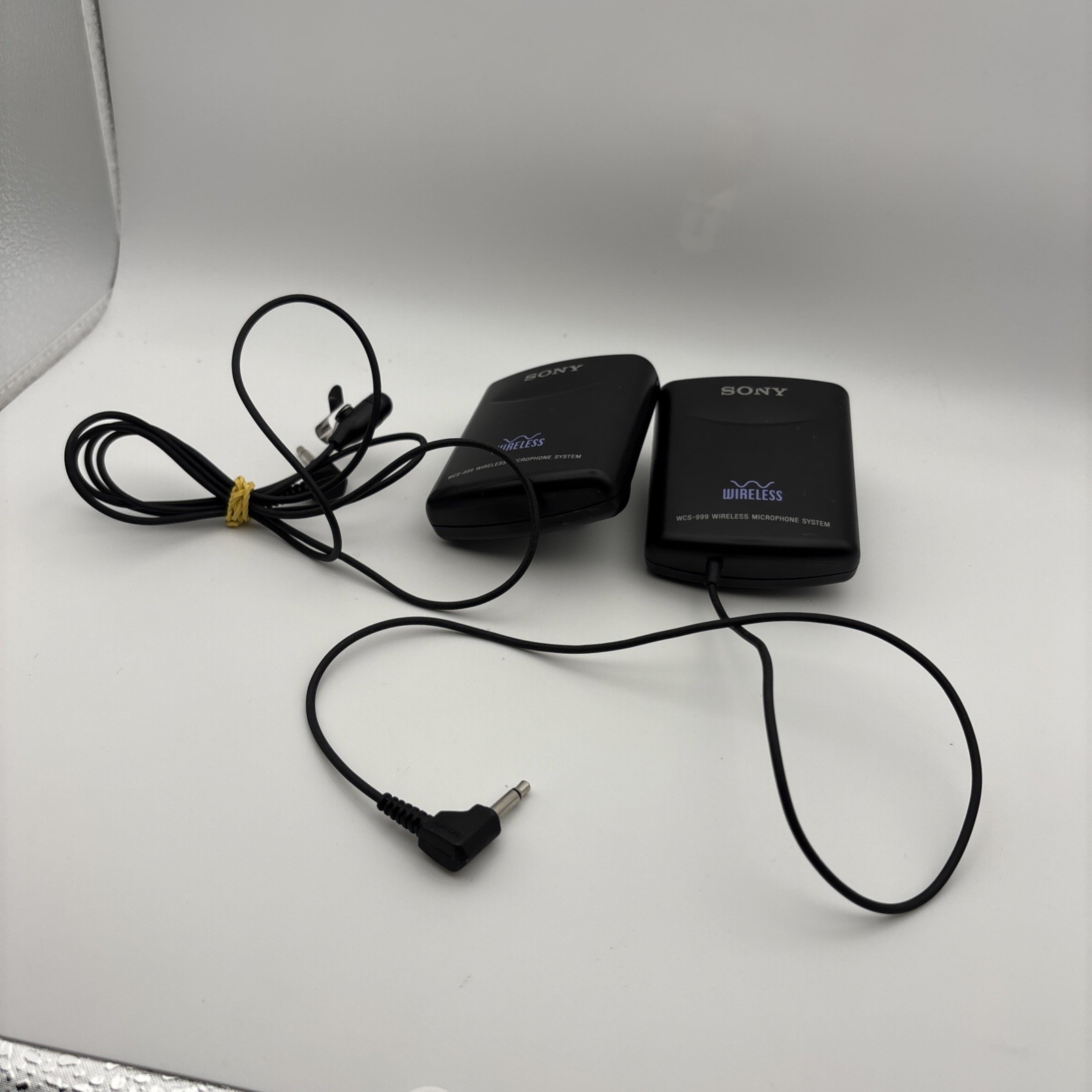 Sony WCS-999 Wireless Microphone System 999T Transmitter 999R Receiver w/ Mic