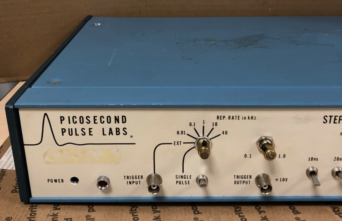 PICOSECOND PULSE LABS 2700 PULSE GENERATOR (TESTED TO POWER ON)