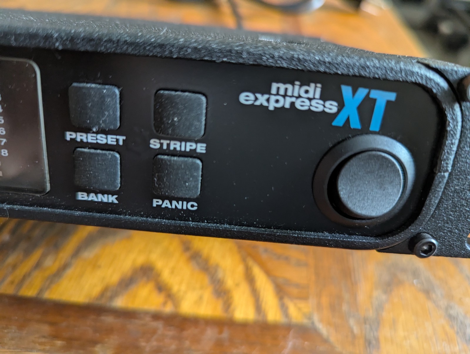 MOTU MIDI Express XT USB 8-In / 8-Out USB MIDI Interface and SMPTE Syncronizer