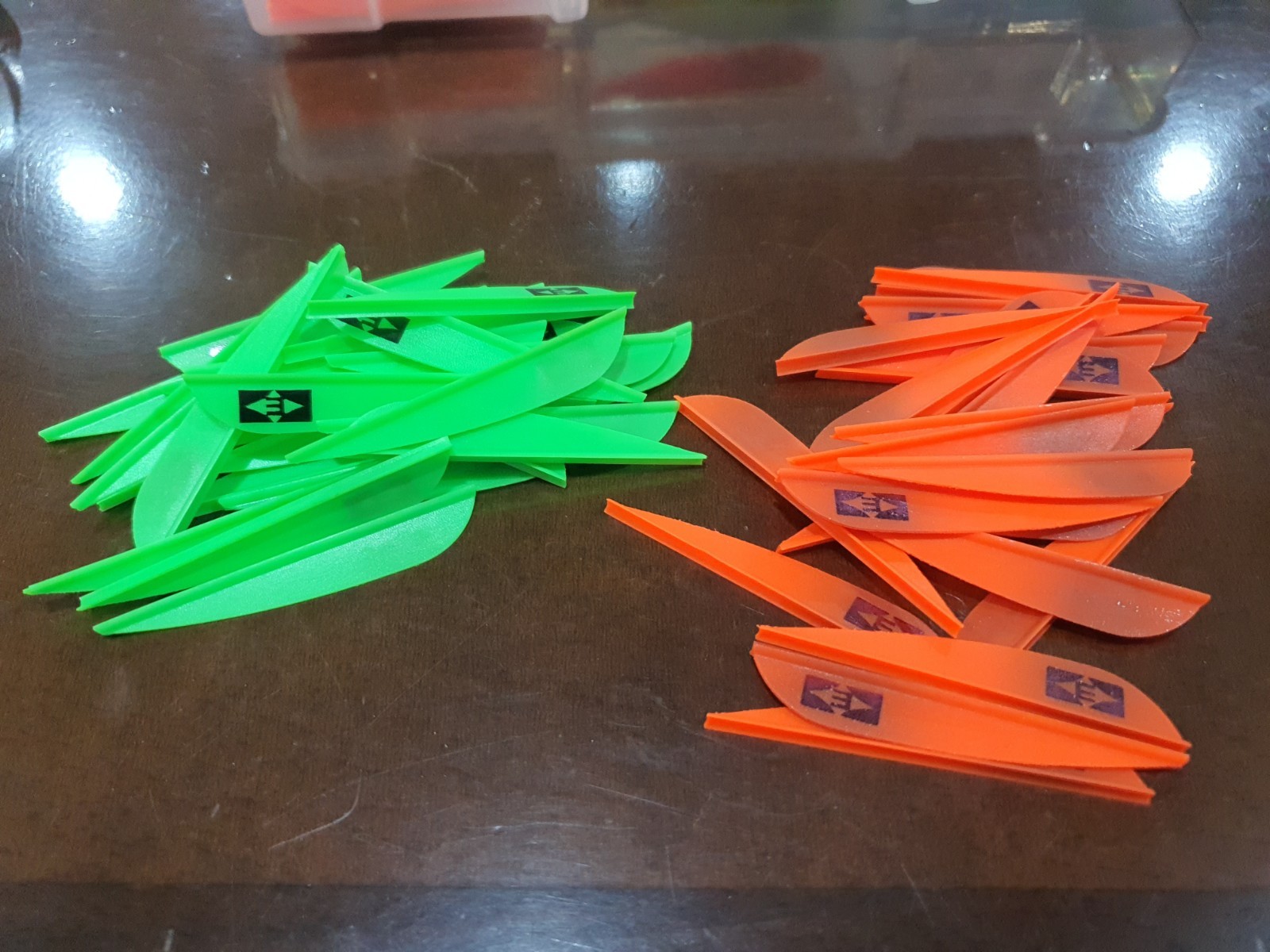 Easton Archery 2.3 Vanes GREEN (29) & ORANGE (24)