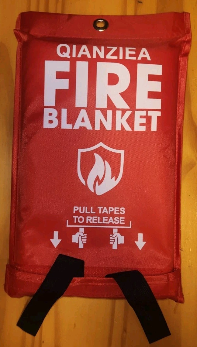 Qianziea Fire Blanket 40" X 40"             100% Woven Fiberglass 1M x 1M