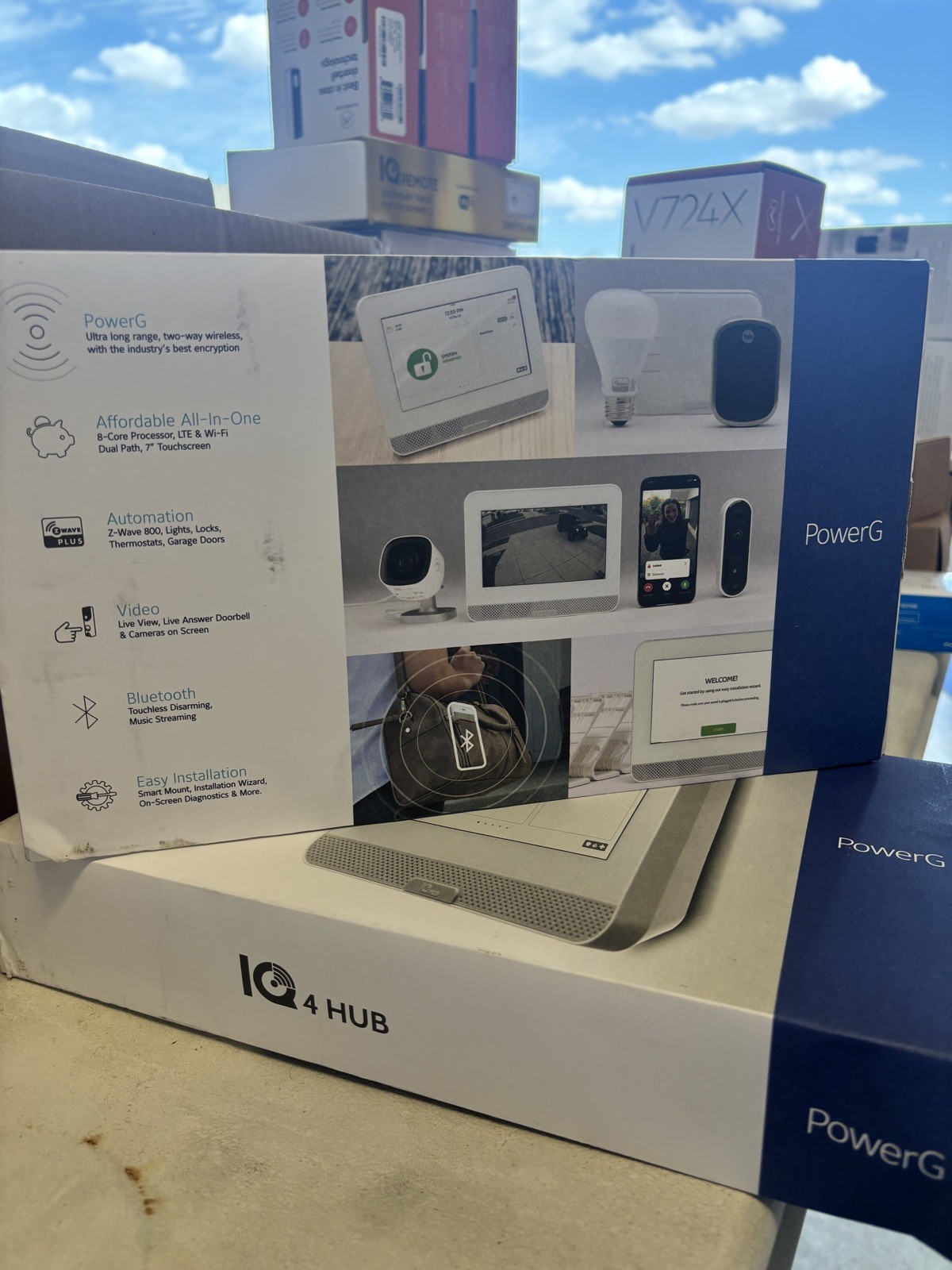 Qolsys IQPH054 Verizon IQ4 Hub PowerG, Whole Home Hub with 7" Touchscreen