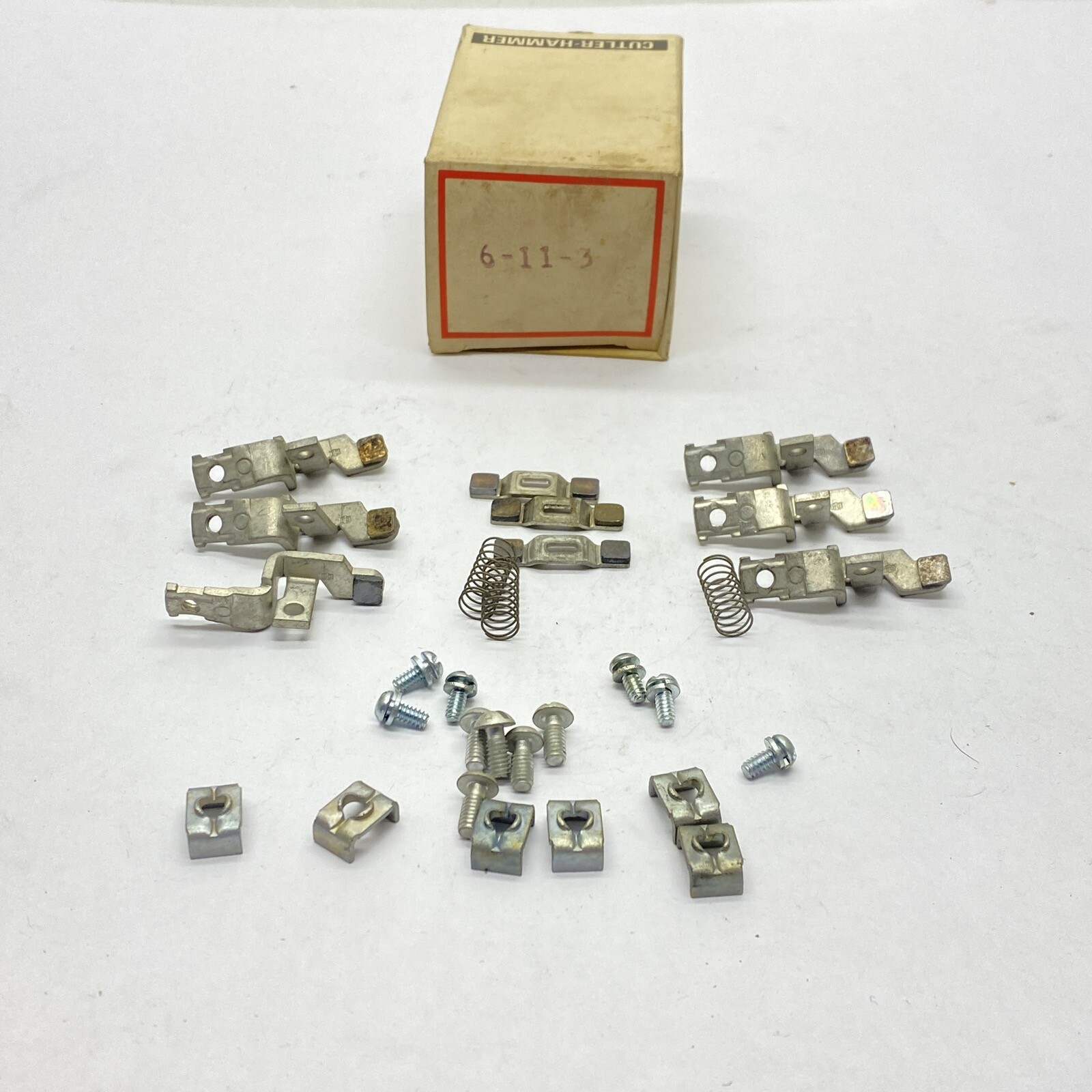 NEW OLD Stock Cutler-Hammer Contact Kit 6-11-3