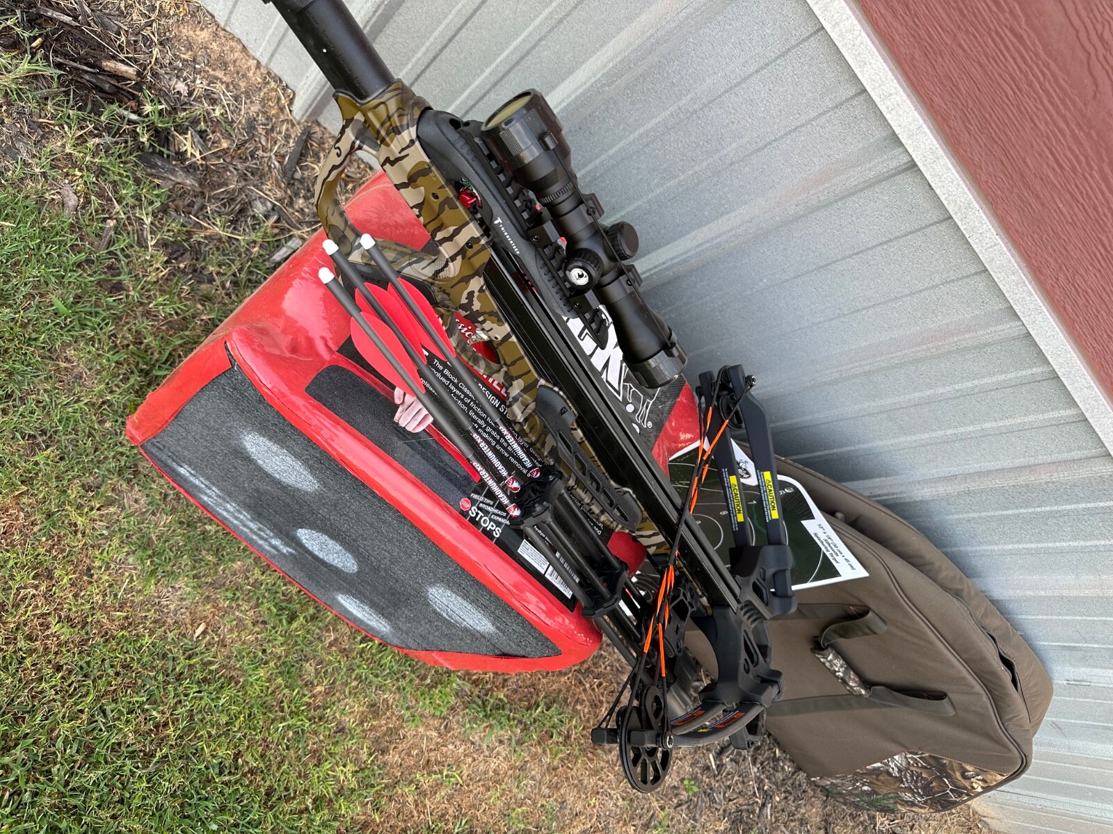 Barnett Expedition 350 Crossbow with Case, Block Target, and Splattering Targets