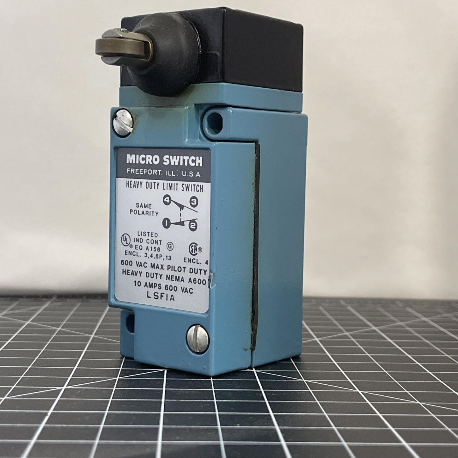 Honeywell Micro Switch LSF1A Heavy Duty Limit Switch Top Roller Plunger 10A 600V
