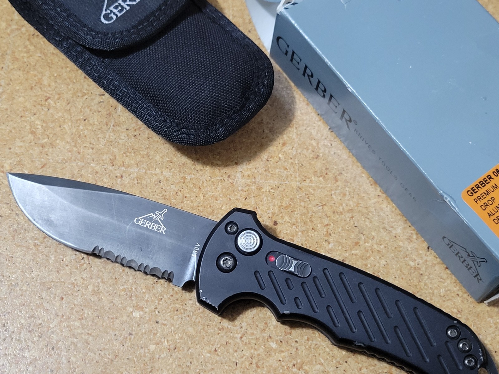 GERBER 06 A - (MODEL NO. 22-01055) Drop Point S30V - Discontinued - W/Sheath