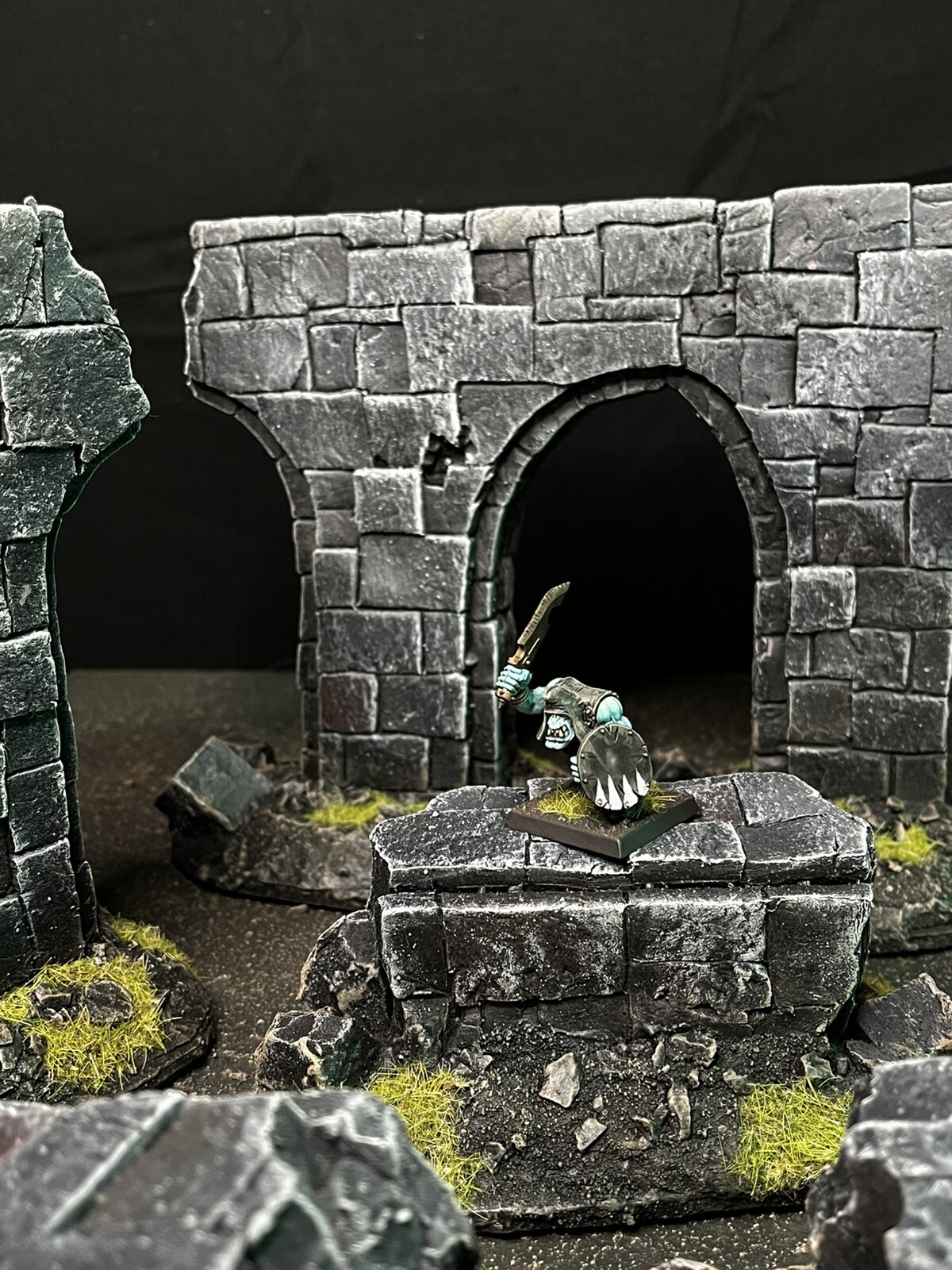 Wargaming Set Of ancient Ruins Warhammer 40k Compatible 28mm fully painted