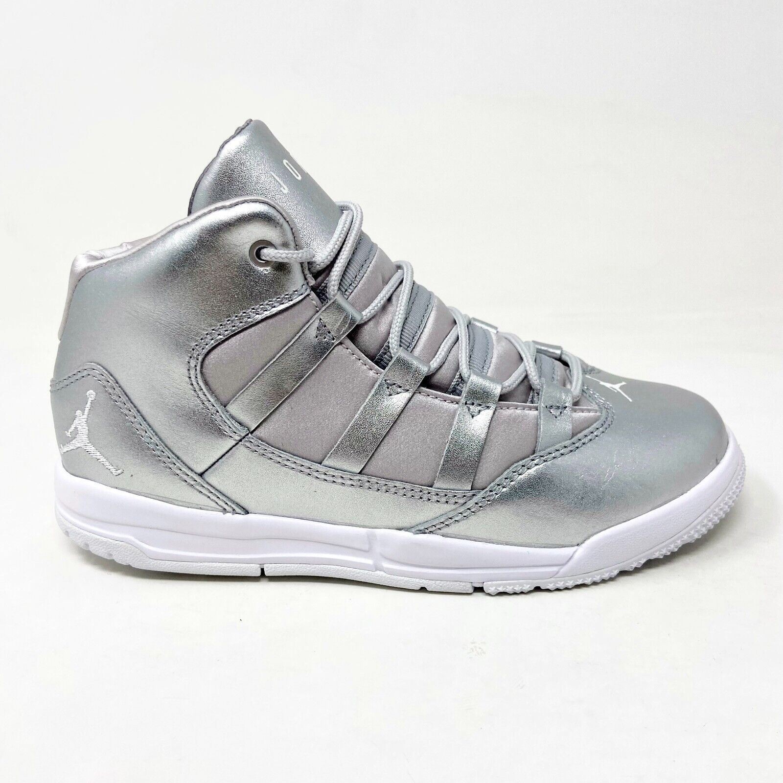 Jordan Max Aura SE Metallic Silver Grade School Kids Shoes Sneakers AV5176 040