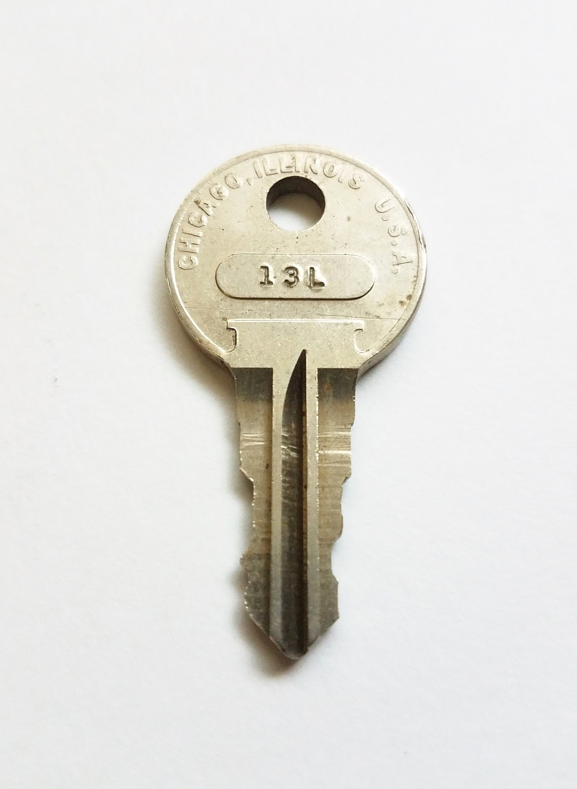 Vtg ILLINOIS Key 13L Vending Coin Op Slot Machine Arcade Equipment Locks 13-L
