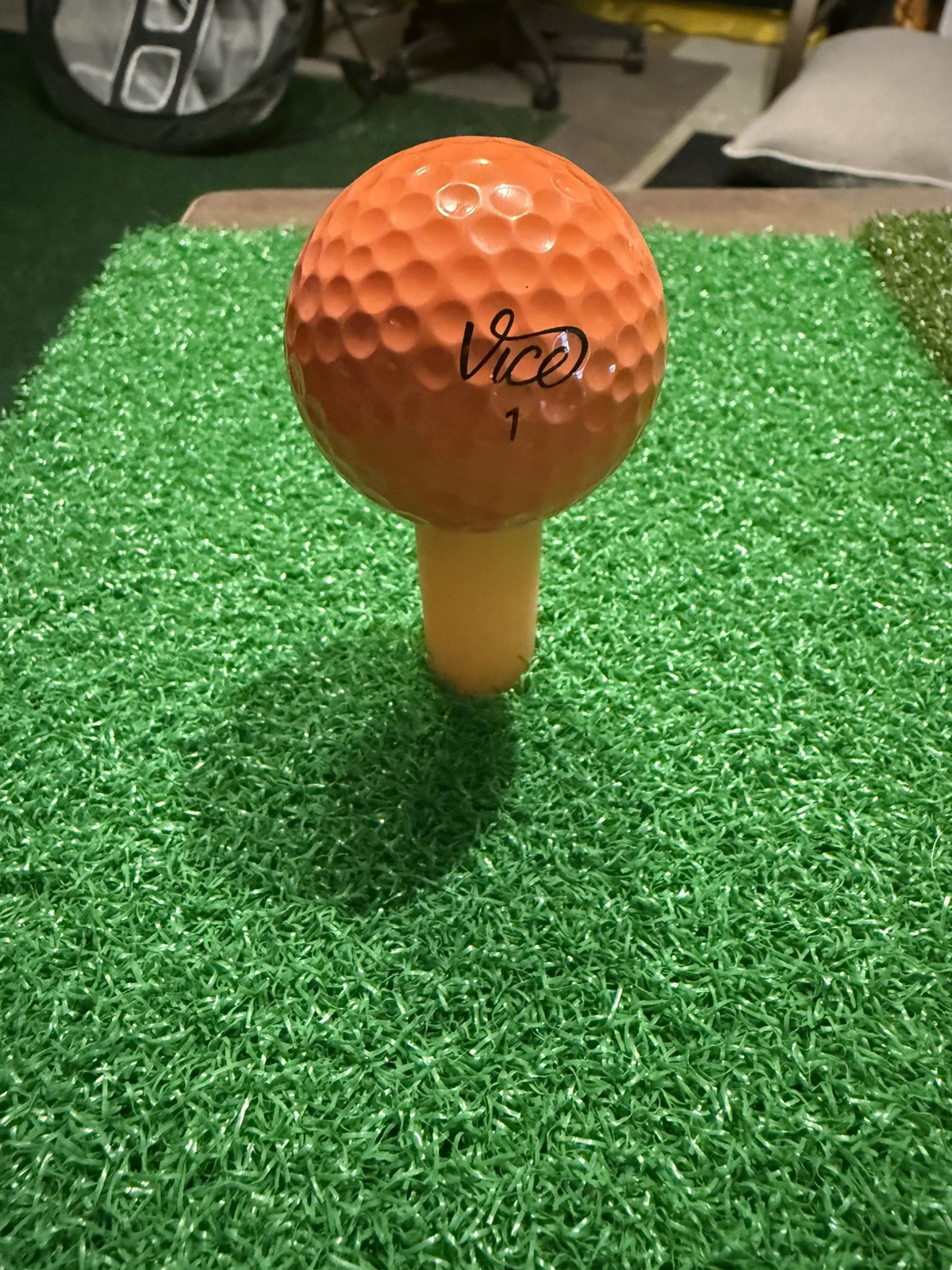 NEW Vice Pro Plus PINEHURST Orange Limited Golf Ball 1 Ball pre owned AAAA