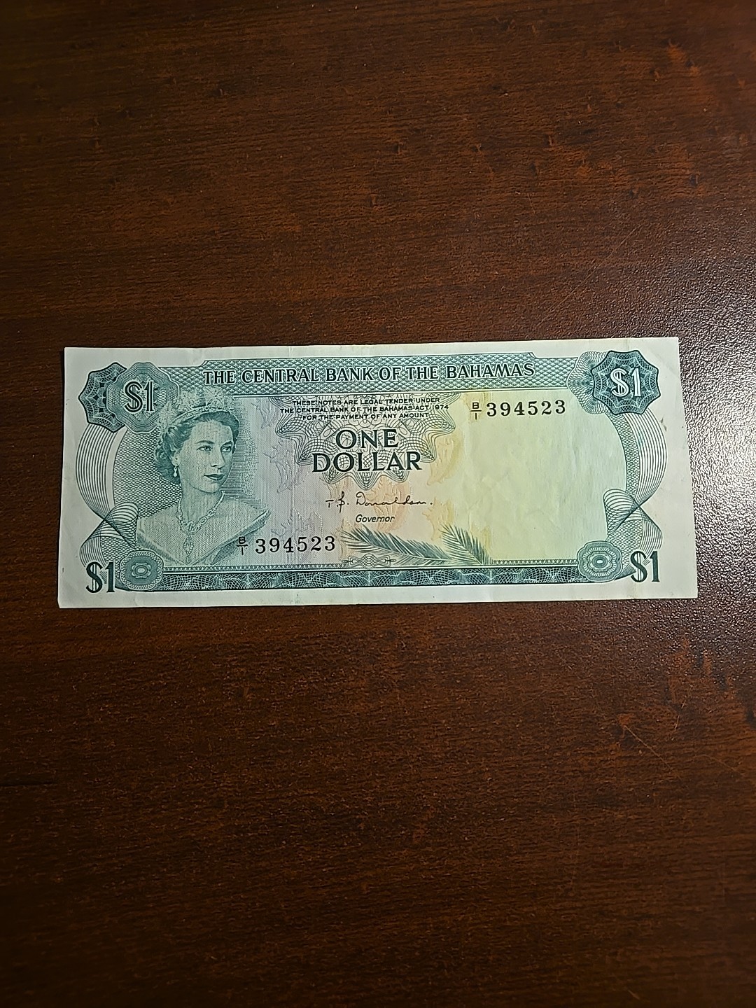 Bahamas $1 1974 P-35 Circulated Note - Queen Elizabeth Portrait BI394523