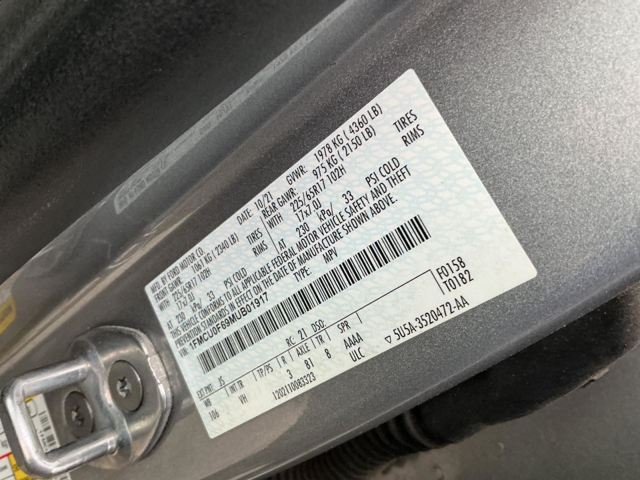 ESCAPE 2021 Glove Box 4924414