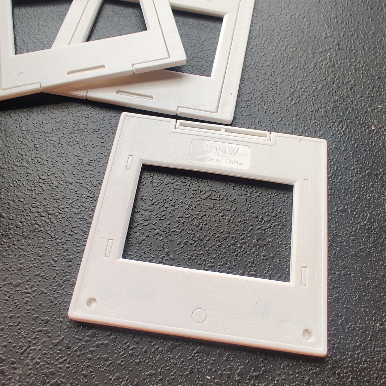 Plastic Slide Mounts 35mm-100 Pcs Includes Storage Box