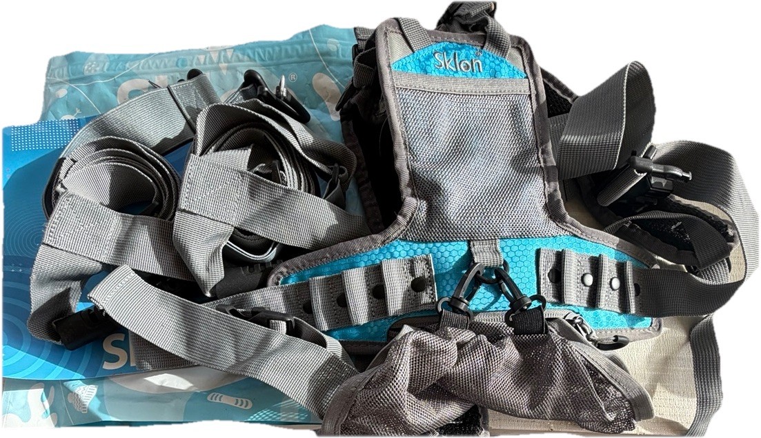 SKLON Blue Frost Ski Snowboard Harness Trainer Backpack for Kids New Open Pkg